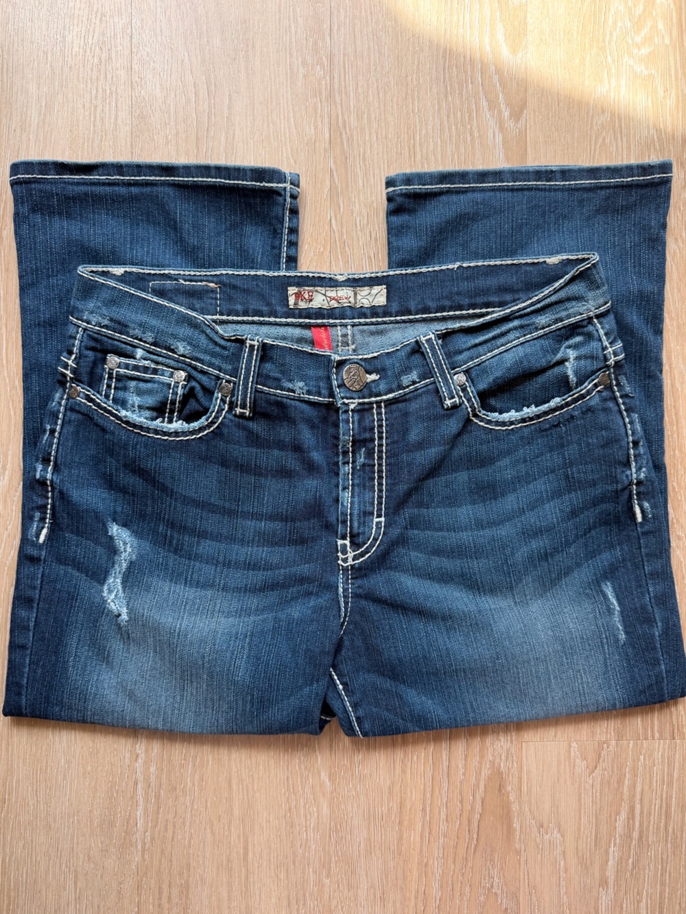 Y2K Vintage BKE dark wash jean capris with white stitching
